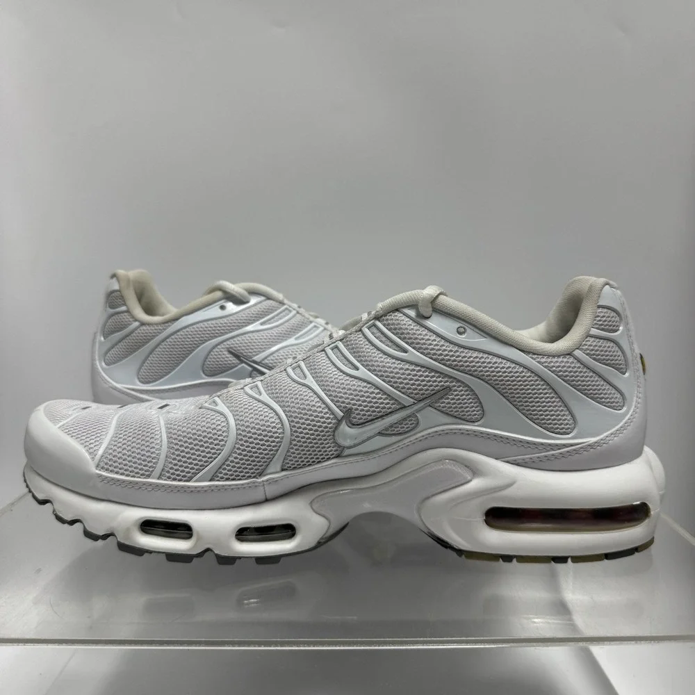 Brand New Nike Air Max Plus TN White Black Grey Shoes 604133-139 Men's Size 9.5